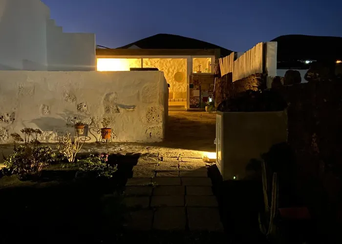 Casa Kira, Macher
